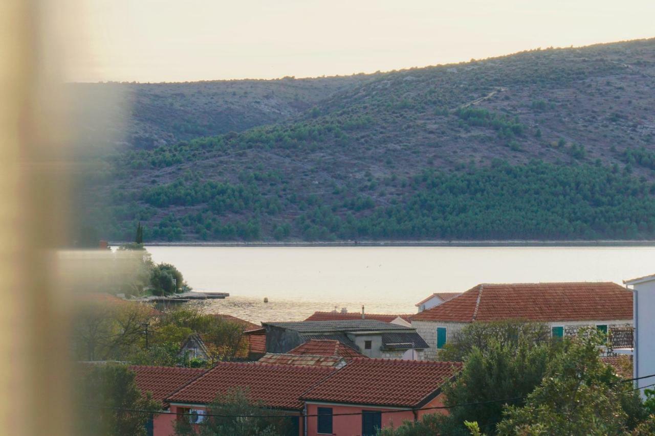 Rosette Apartment Seget Vranjica Bagian luar foto