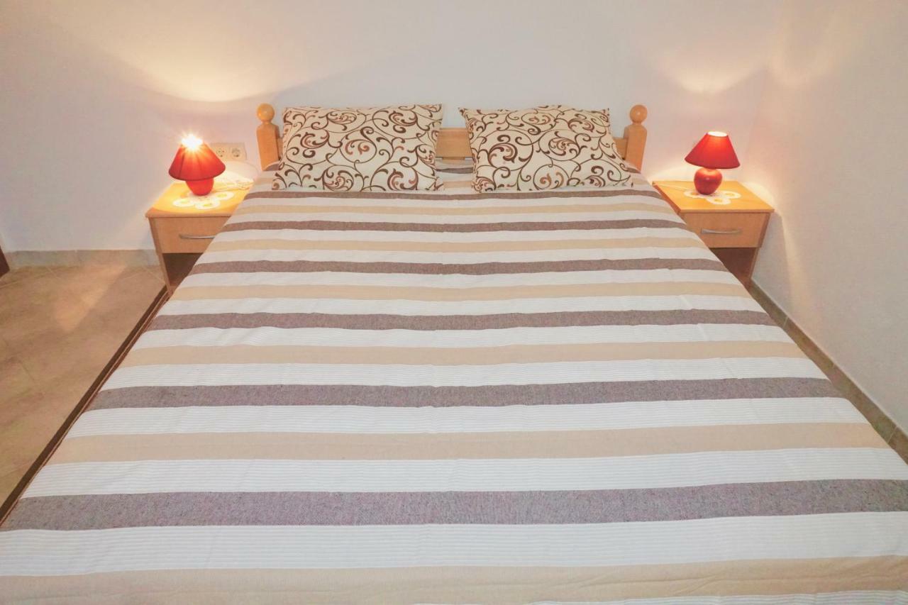 Rosette Apartment Seget Vranjica Bagian luar foto