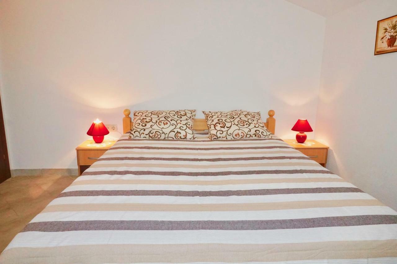 Rosette Apartment Seget Vranjica Bagian luar foto